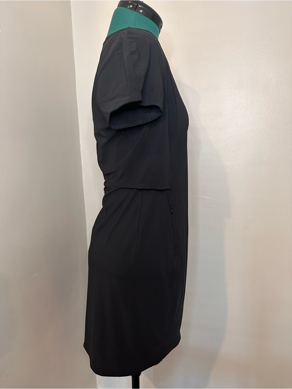 lululemon athletica Black Short Sleeve Active Dress - Picture 4 of 10